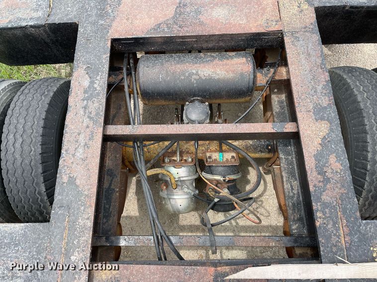 image for item LY9756 1981 Daco LB253782  drop deck equipment trailer