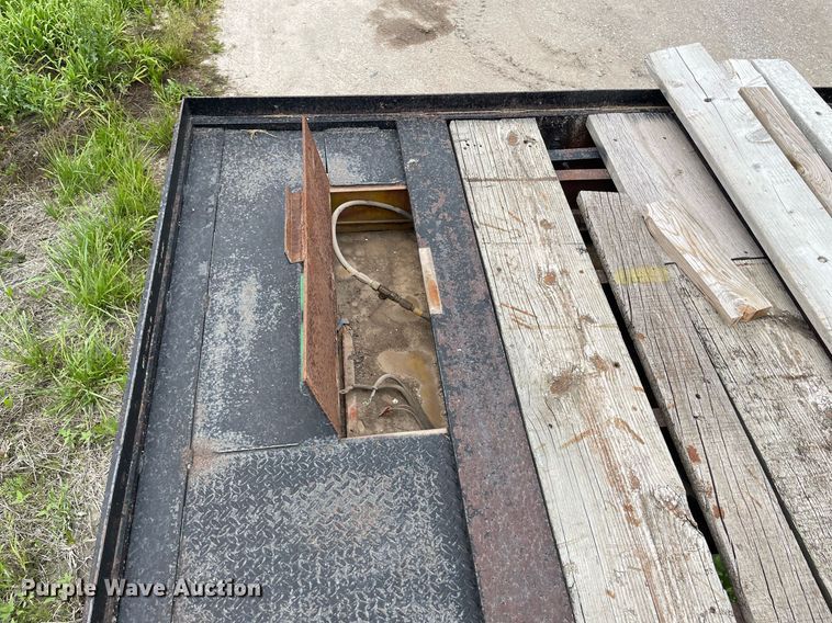 image for item LY9756 1981 Daco LB253782  drop deck equipment trailer