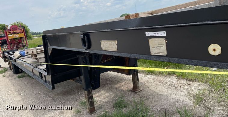 image for item LY9756 1981 Daco LB253782  drop deck equipment trailer