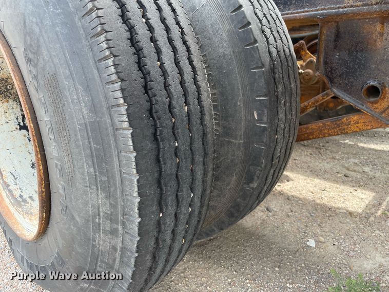 image for item LY9756 1981 Daco LB253782  drop deck equipment trailer