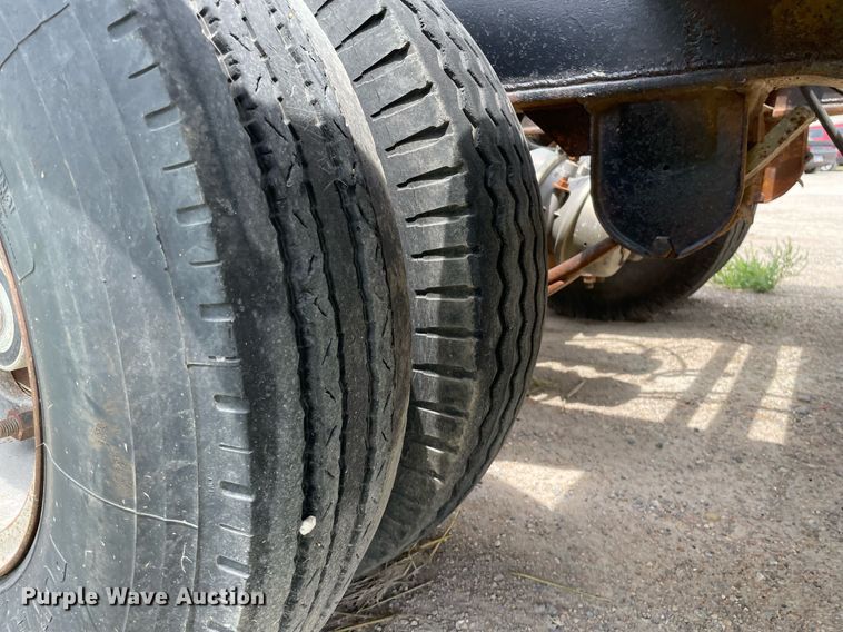 image for item LY9756 1981 Daco LB253782  drop deck equipment trailer