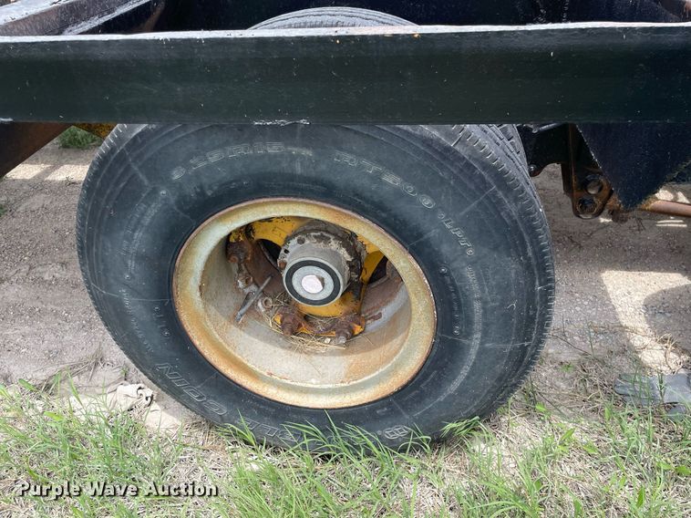 image for item LY9756 1981 Daco LB253782  drop deck equipment trailer