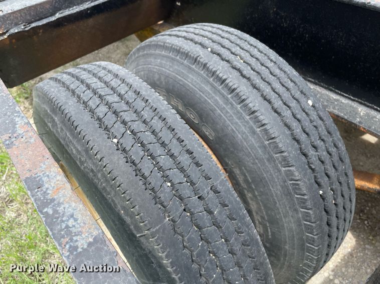 image for item LY9756 1981 Daco LB253782  drop deck equipment trailer