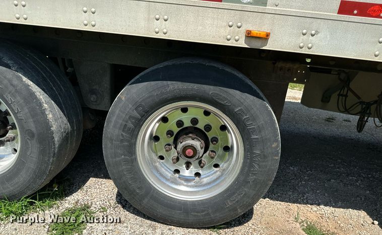 image for item MB9569 2012 Utility  dry van trailer