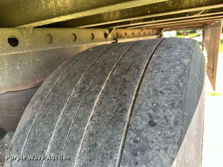 image for item MB9569 2012 Utility  dry van trailer