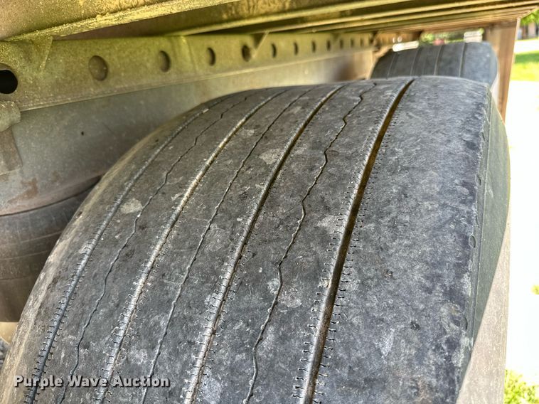 image for item MB9569 2012 Utility  dry van trailer