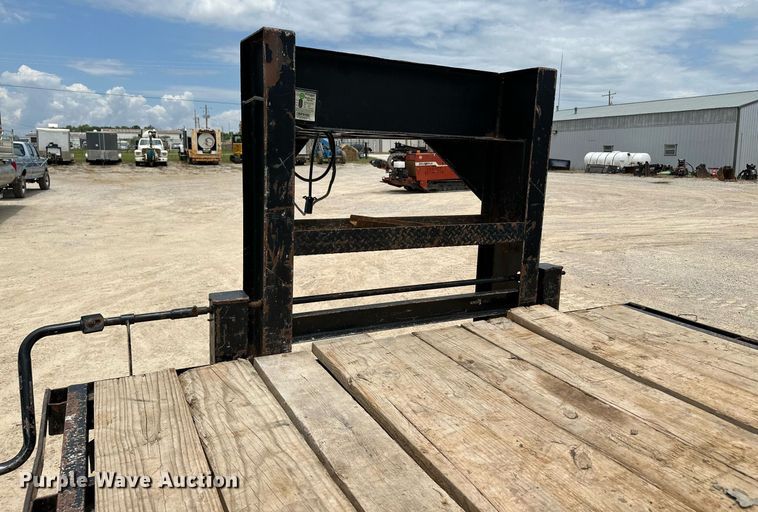 image for item MB9607 2010 Hillsboro 731T  equipment trailer