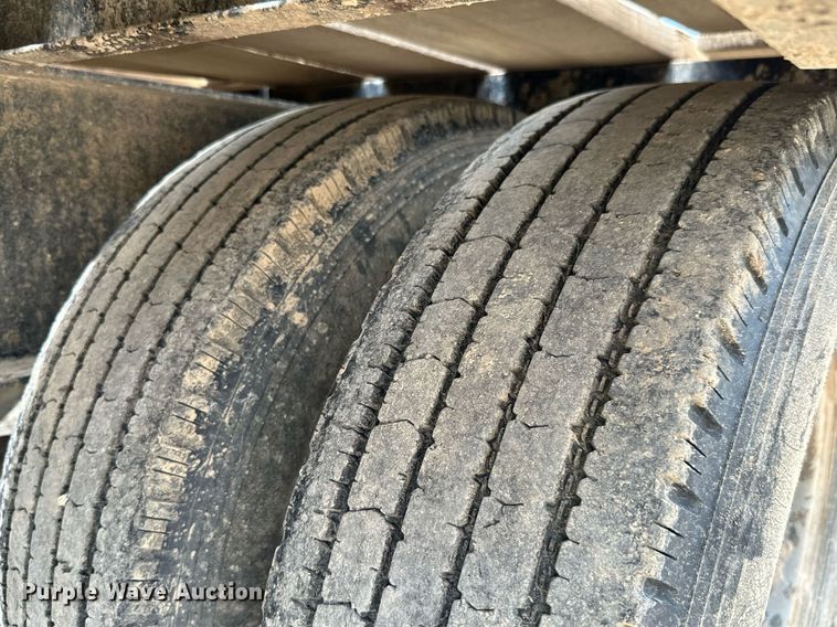 image for item MB9607 2010 Hillsboro 731T  equipment trailer