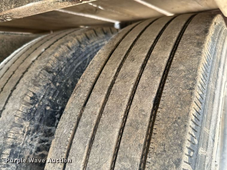 image for item MB9607 2010 Hillsboro 731T  equipment trailer