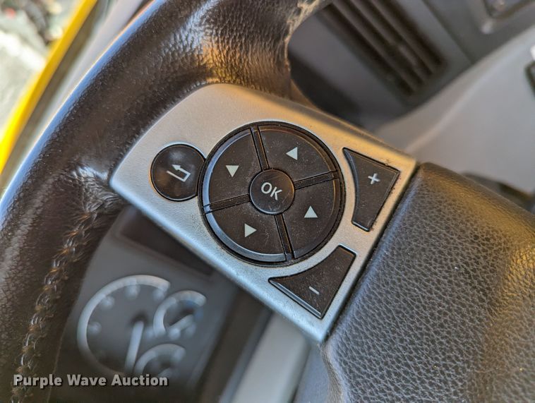 image for item MN9973 2020 Freightliner Cascadia 126  semi truck