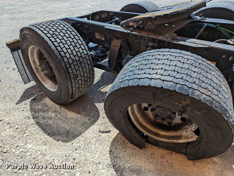 image for item MN9973 2020 Freightliner Cascadia 126  semi truck