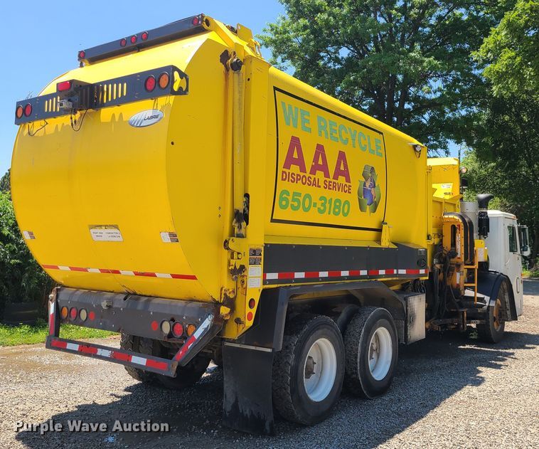 image for item MO9874 2011 Mack LEU  refuse truck