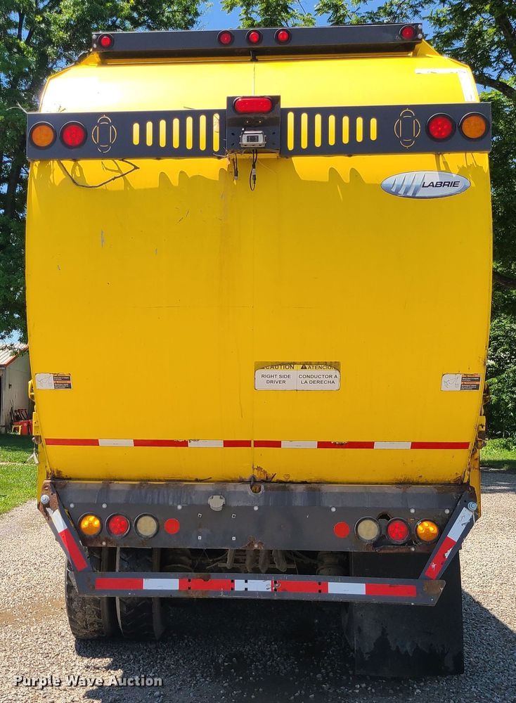 image for item MO9874 2011 Mack LEU  refuse truck