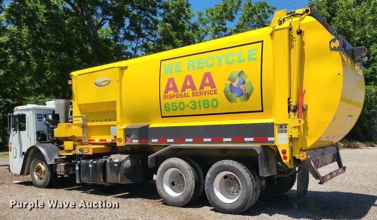 image for item MO9874 2011 Mack LEU  refuse truck