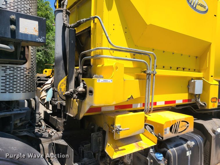 image for item MO9874 2011 Mack LEU  refuse truck