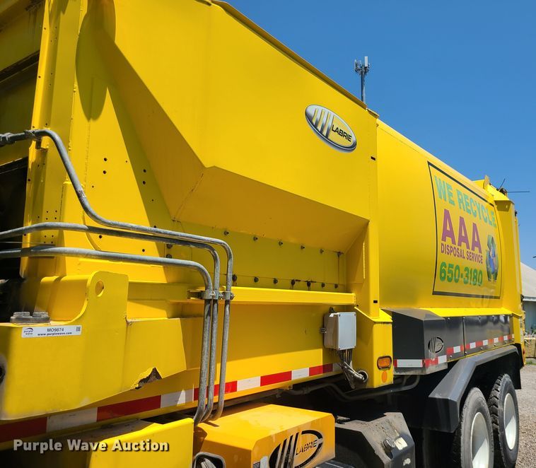 image for item MO9874 2011 Mack LEU  refuse truck