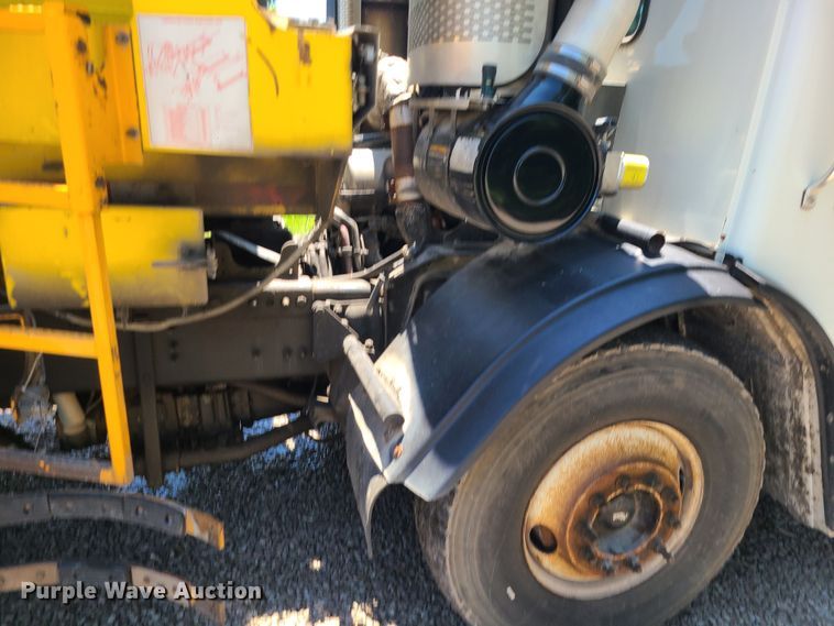 image for item MO9874 2011 Mack LEU  refuse truck