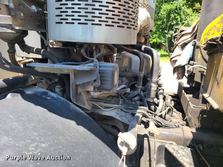 image for item MO9874 2011 Mack LEU  refuse truck