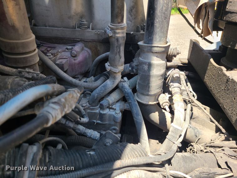 image for item MO9874 2011 Mack LEU  refuse truck