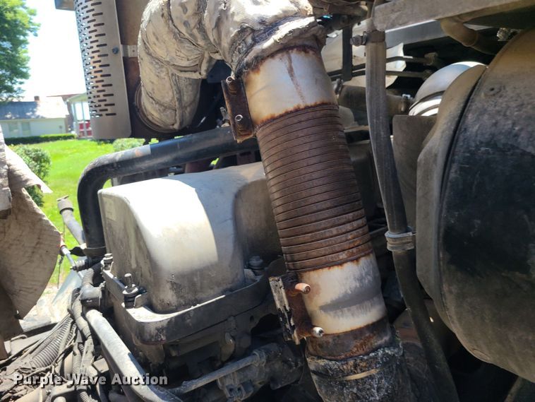 image for item MO9874 2011 Mack LEU  refuse truck