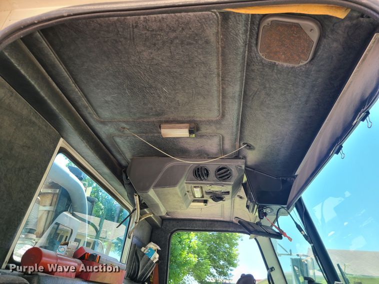 image for item MO9874 2011 Mack LEU  refuse truck