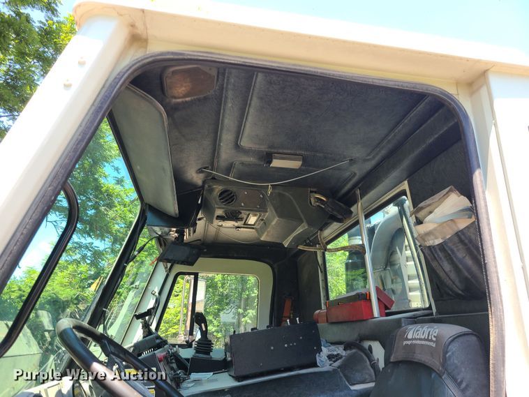 image for item MO9874 2011 Mack LEU  refuse truck