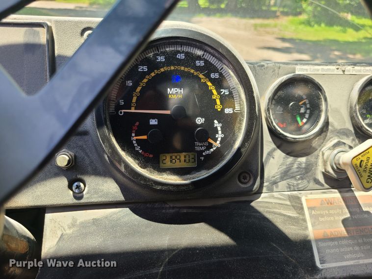 image for item MO9874 2011 Mack LEU  refuse truck