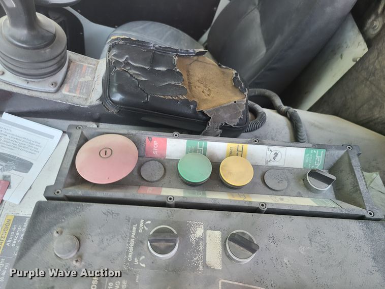 image for item MO9874 2011 Mack LEU  refuse truck