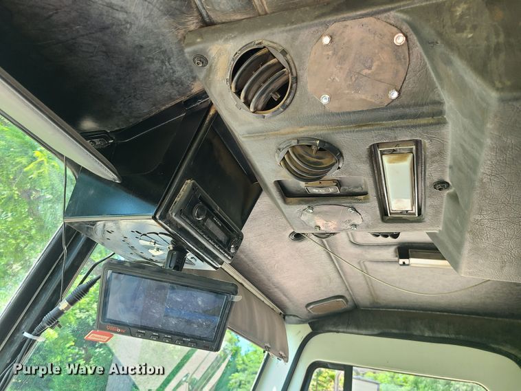 image for item MO9874 2011 Mack LEU  refuse truck