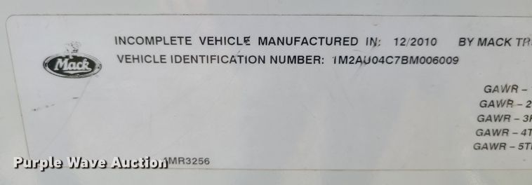 image for item MO9874 2011 Mack LEU  refuse truck