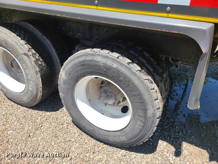 image for item MO9874 2011 Mack LEU  refuse truck