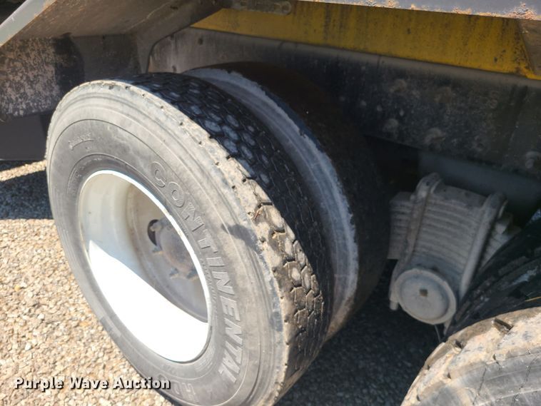 image for item MO9874 2011 Mack LEU  refuse truck