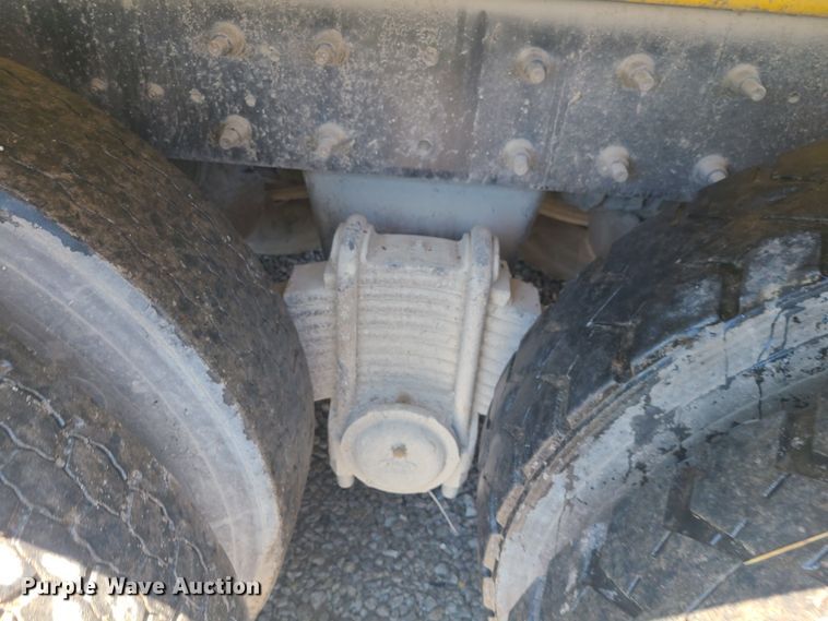 image for item MO9874 2011 Mack LEU  refuse truck