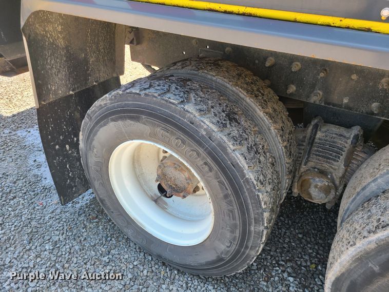 image for item MO9874 2011 Mack LEU  refuse truck