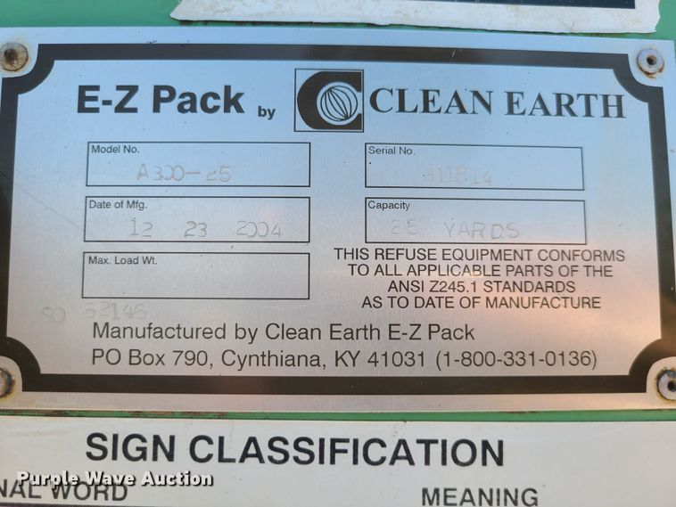 image for item MO9883 2005 Freightliner Business Class M2  refuse truck