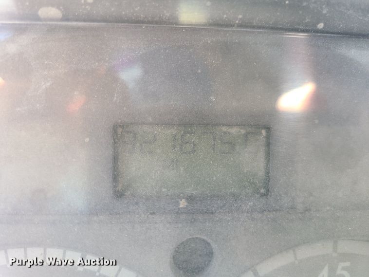 image for item MO9883 2005 Freightliner Business Class M2  refuse truck