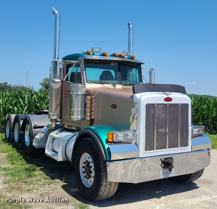 image for item MO9884 2001 Peterbilt 378  semi truck