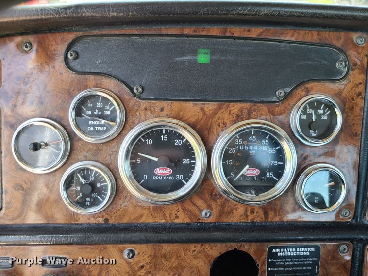 image for item MO9884 2001 Peterbilt 378  semi truck