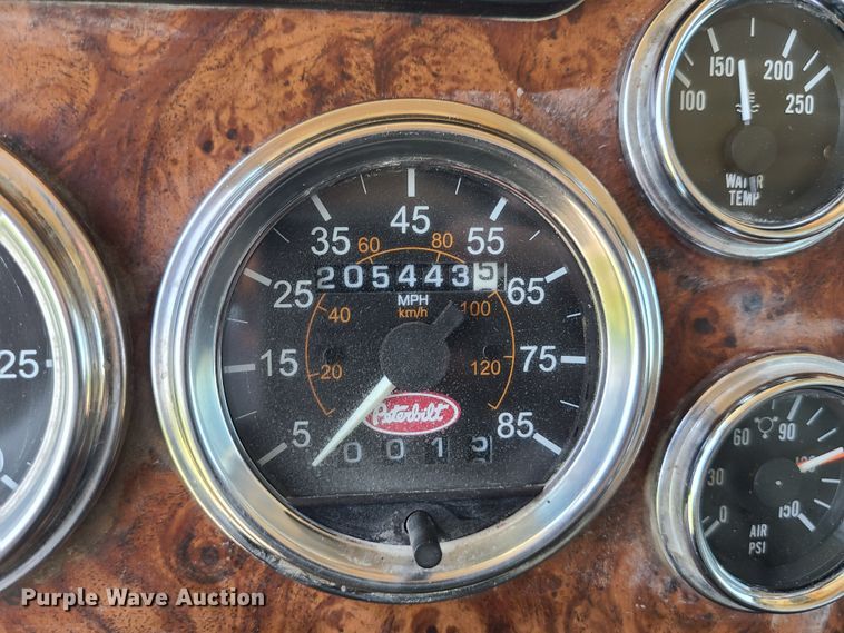 image for item MO9884 2001 Peterbilt 378  semi truck