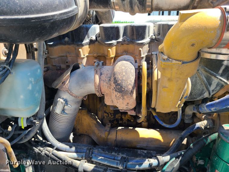 image for item MO9884 2001 Peterbilt 378  semi truck