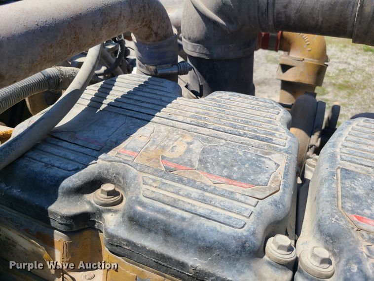 image for item MO9884 2001 Peterbilt 378  semi truck