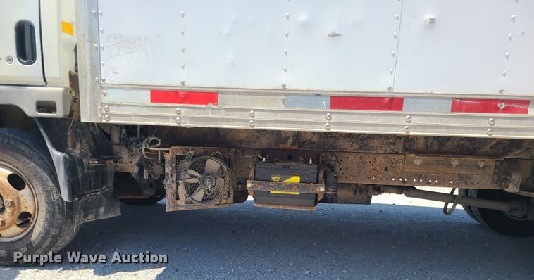 image for item MO9885 1998 Mitsubishi Fuso FE  box truck