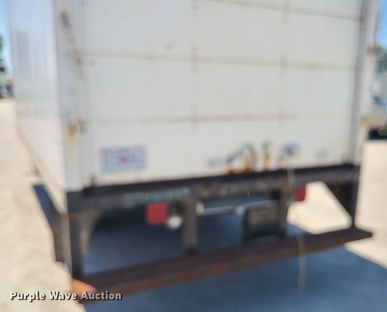 image for item MO9885 1998 Mitsubishi Fuso FE  box truck