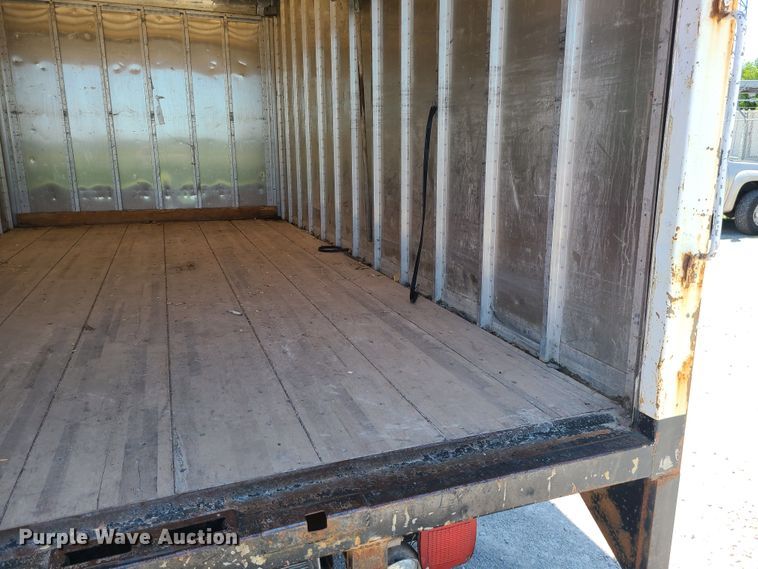 image for item MO9885 1998 Mitsubishi Fuso FE  box truck