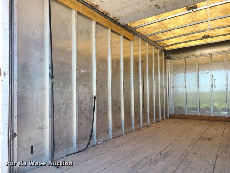 image for item MO9885 1998 Mitsubishi Fuso FE  box truck