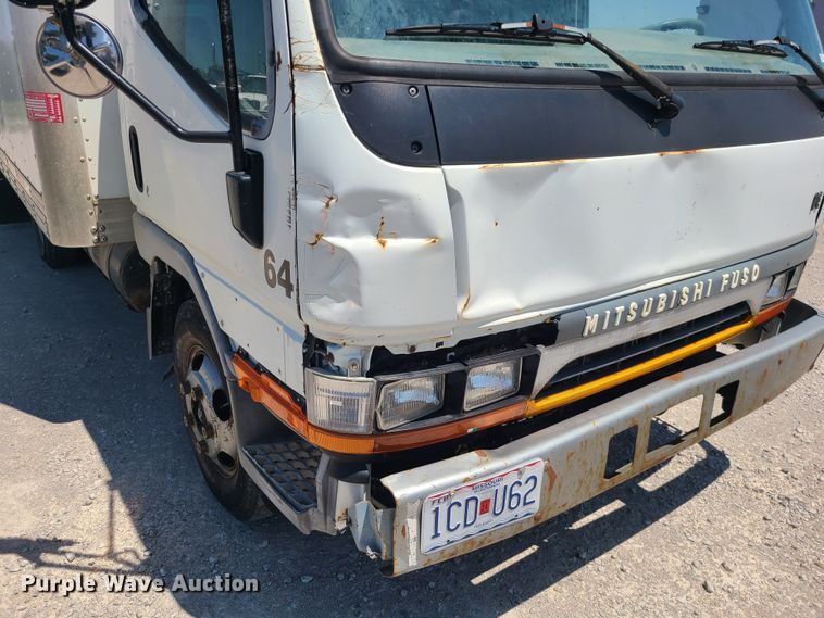 image for item MO9885 1998 Mitsubishi Fuso FE  box truck