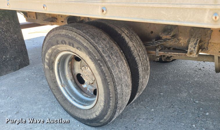 image for item MO9885 1998 Mitsubishi Fuso FE  box truck