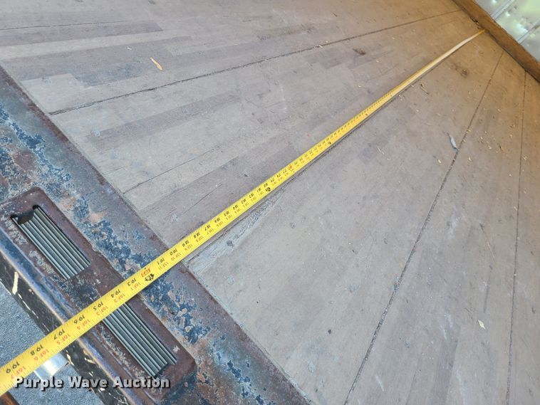 image for item MO9885 1998 Mitsubishi Fuso FE  box truck