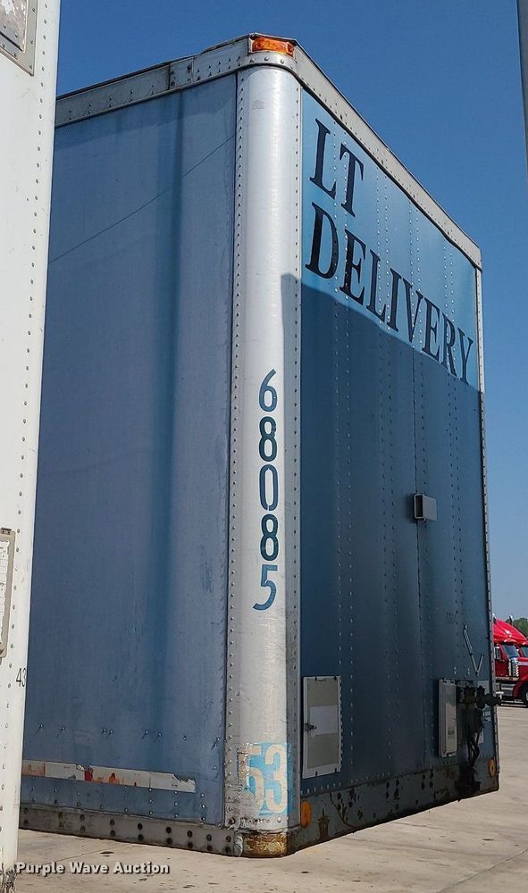 image for item MO9888 2000 Wabash  dry van trailer