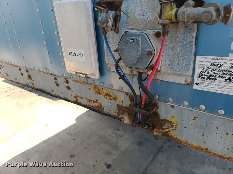 image for item MO9888 2000 Wabash  dry van trailer